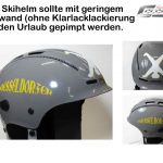 Skihelm mit Urlaubsbeschriftung