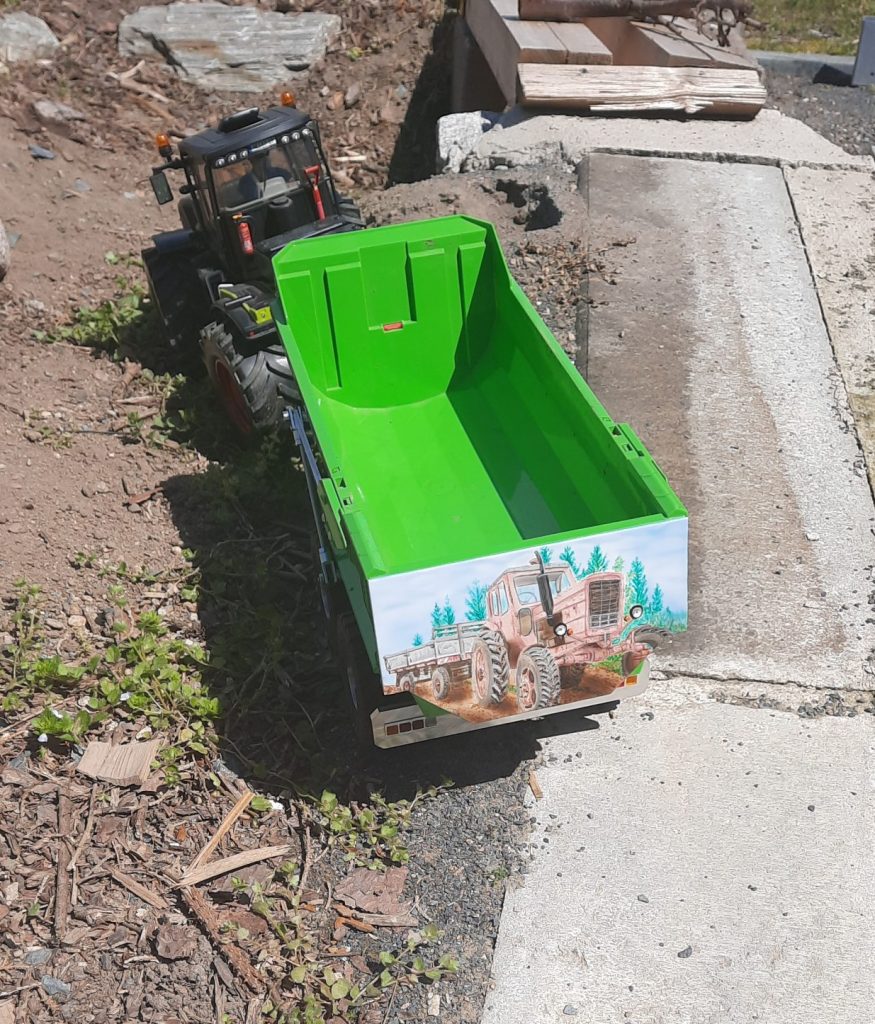 Heckklappe von einer Kippermulde