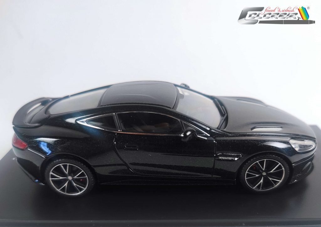 Modell Umlackierung Aston Martin