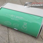 Eine alte Brottruhe sollte aufgehübscht werden.