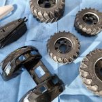 Modell Traktor Sitzschale, Hauben & Felgenlackierung