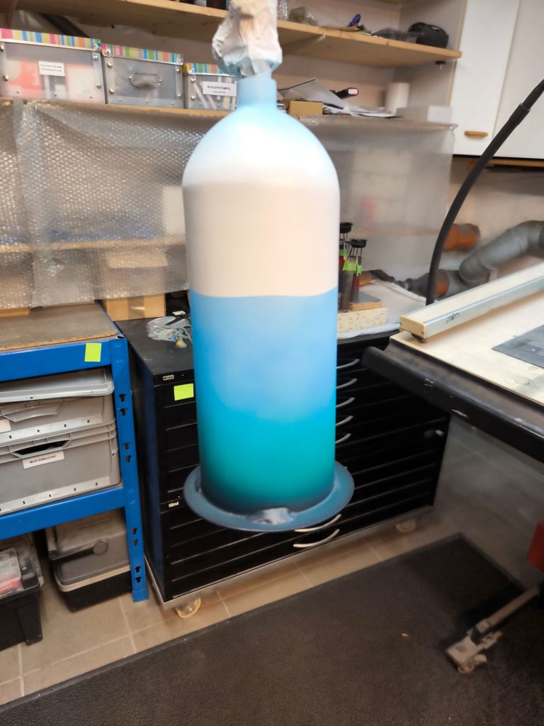 Urnenlackierung einer Taucherflasche
