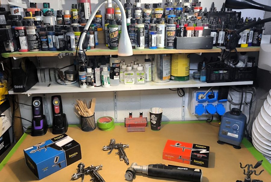 Hauptarbeitsplatz mit Absaugung für Airbrush und Lackierung Colorair Airbrush Harry Heffels